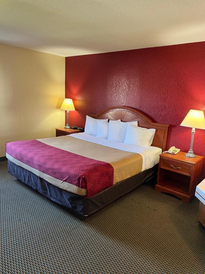 Express Inn & Suites Decatur Exteriör bild