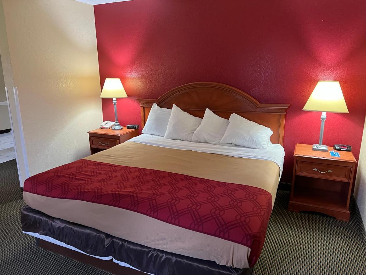 Express Inn & Suites Decatur Exteriör bild
