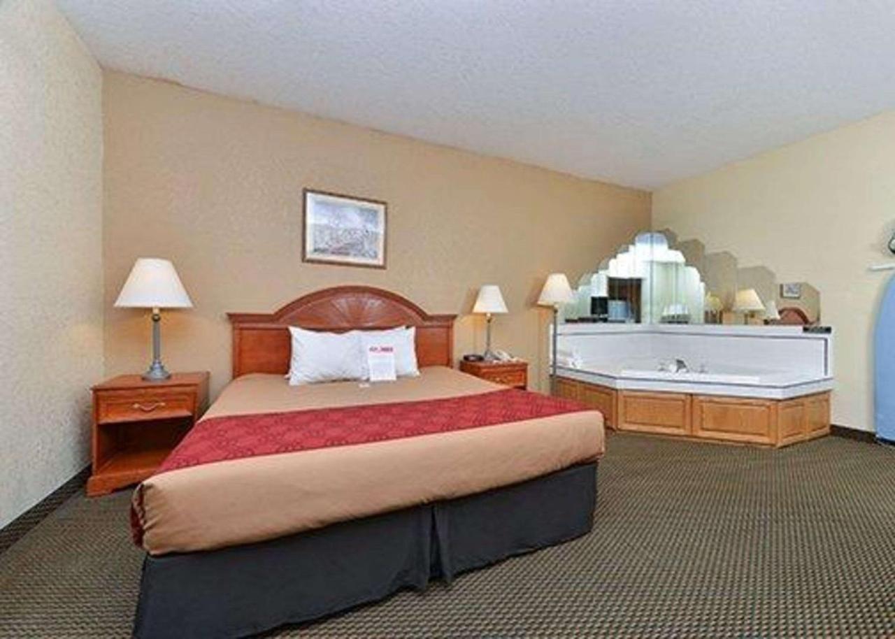 Express Inn & Suites Decatur Exteriör bild